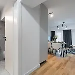 Superb Unirii Square View Large 1br Flat - 609 * Boekarest