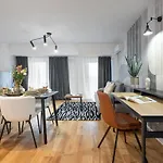 Superb Unirii Square View Large 1br Flat - 609 * 부쿠레슈티