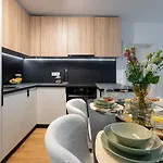 Apartamento Superb Unirii Square View Large 1br Flat - 609