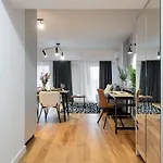 Superb Unirii Square View Large 1br Flat - 609 * Boekarest