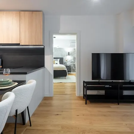Superb Unirii Square View Large 1br Flat - 609 Bucharest
