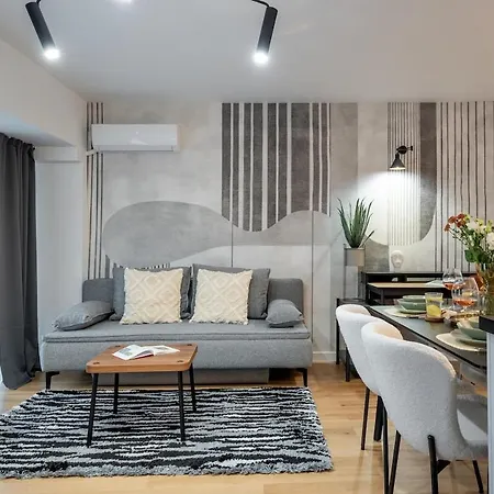 Superb Unirii Square View Large 1br Flat - 609 * Bucharest