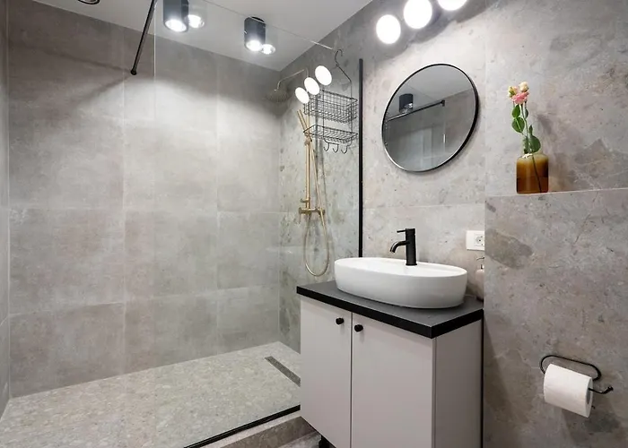 Superb Unirii Square View Large 1br Flat - 609 * Bucharest