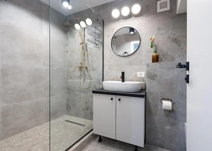 Superb Unirii Square View Large 1br Flat - 609 Apartment *