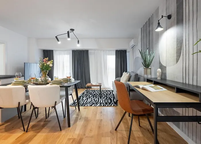 Superb Unirii Square View Large 1br Flat - 609 * Bucharest