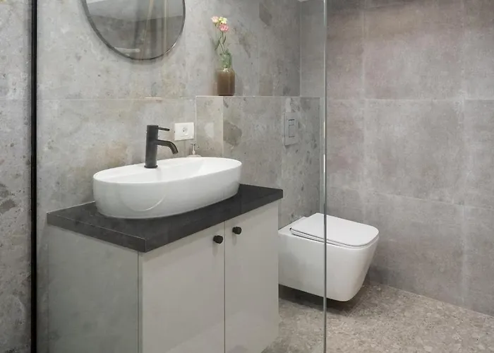 Superb Unirii Square View Large 1br Flat - 609 * Bucharest