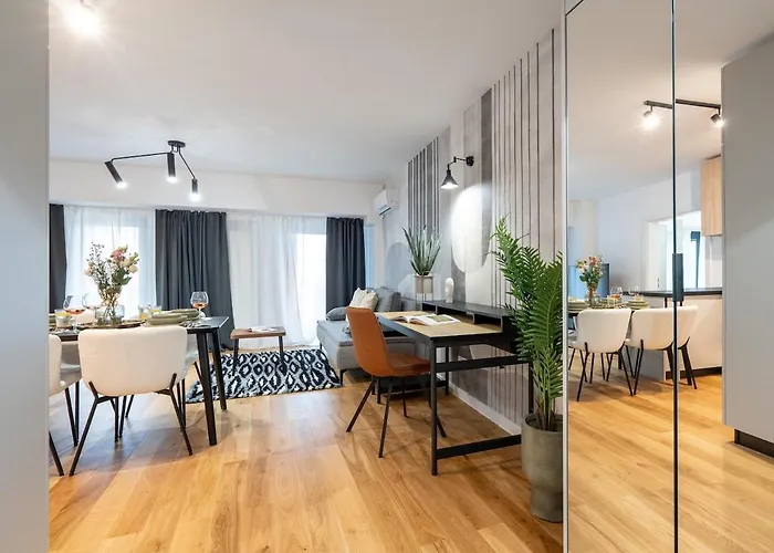 Apartment Superb Unirii Square View Large 1br Flat - 609 *