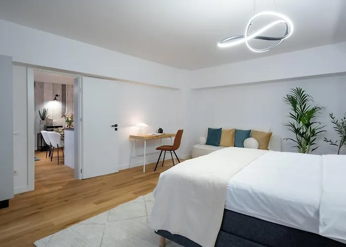 Superb Unirii Square View Large 1br Flat - 609 * Bucharest